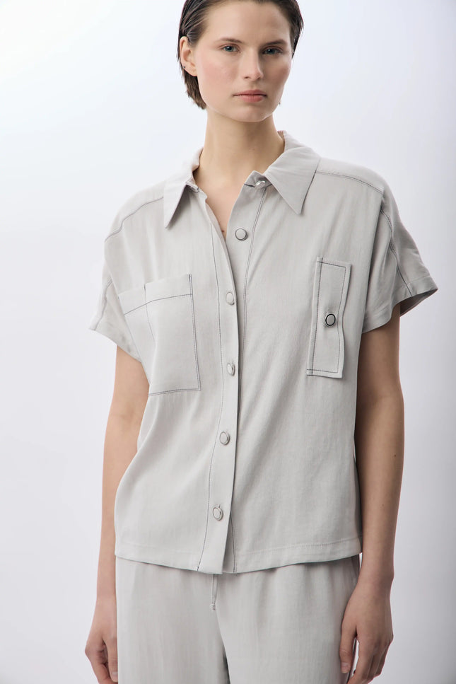 Kısa Kollu Kapak Cepli Gömlek