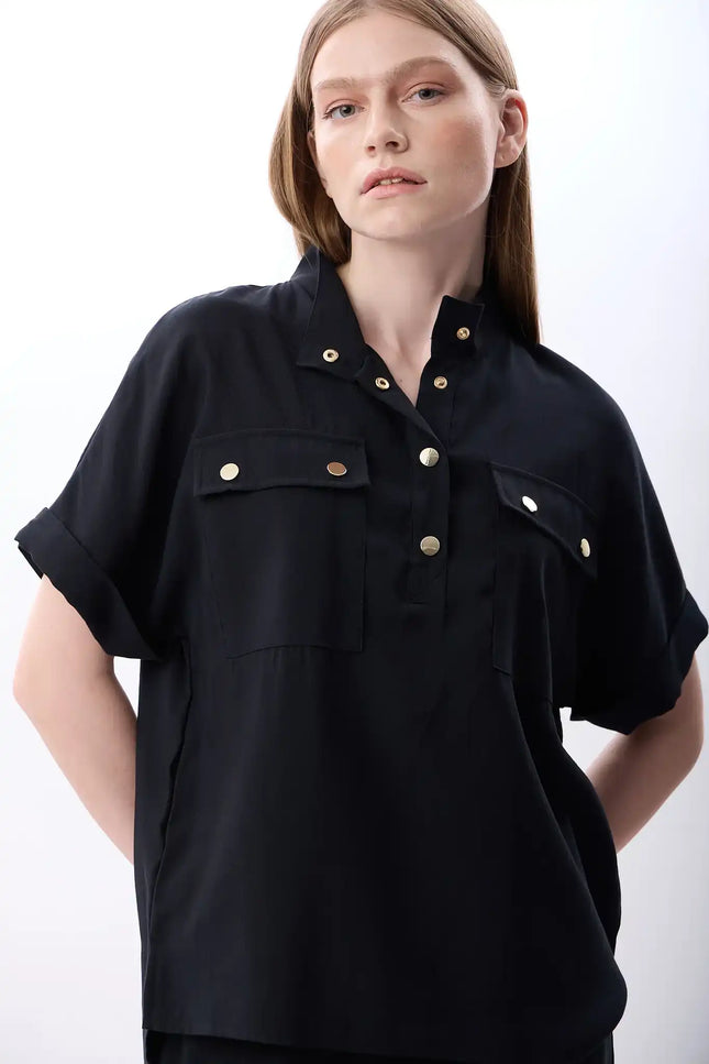 Açık Yaka Metal Düğmeli Gömlek (Siyah)