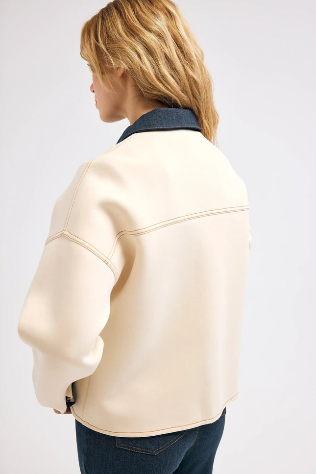 Denim Detaylı Bej Ceket