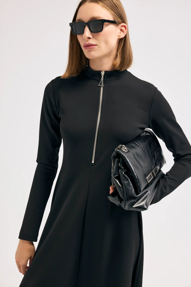 Fermuarlı Siyah Elbise