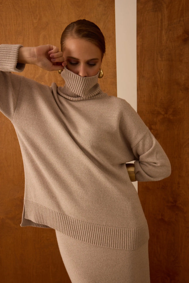 Triko Boğazlı Bej Bluz