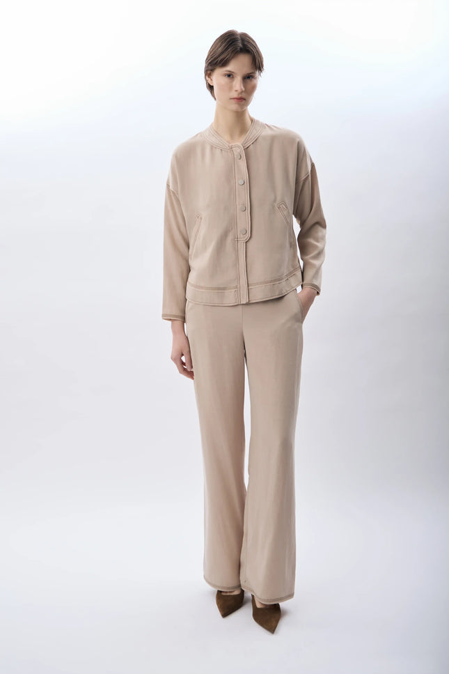 Hakim Yaka Düğmeli Kısa Ceket