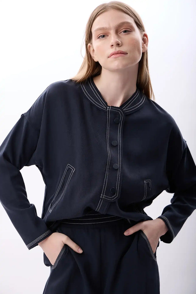 Hakim Yaka Düğmeli Kısa Ceket