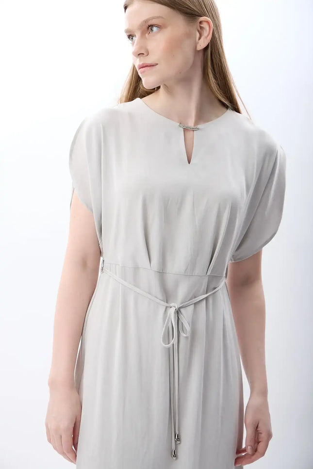 Belden Bağlamalı Yırtmaçlı Elbise (Gri)