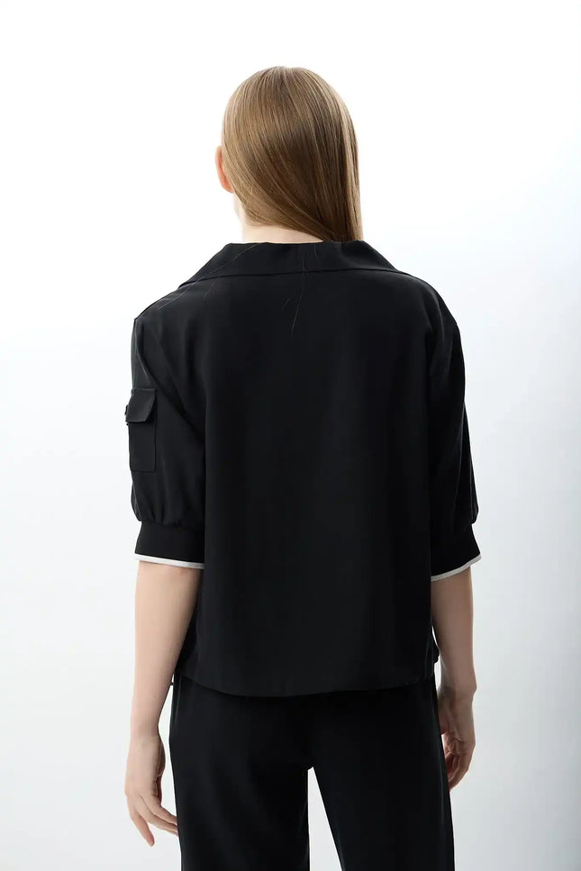 V Yaka Büzgü Detaylı Bluz (Siyah)