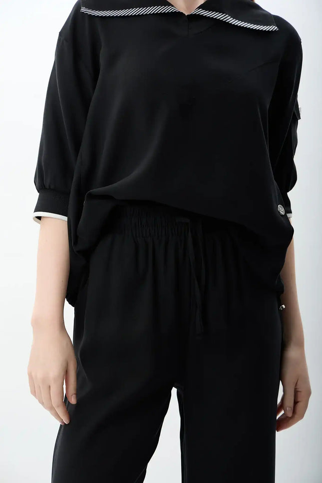 V Yaka Büzgü Detaylı Bluz (Siyah)