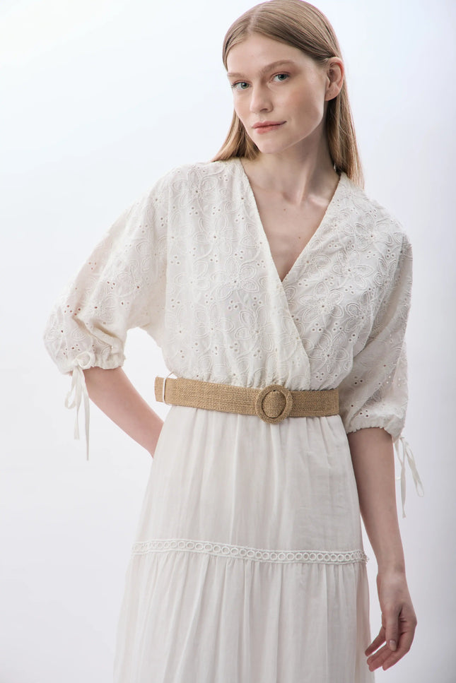 Dantelli V Yaka Elbise (Beyaz)