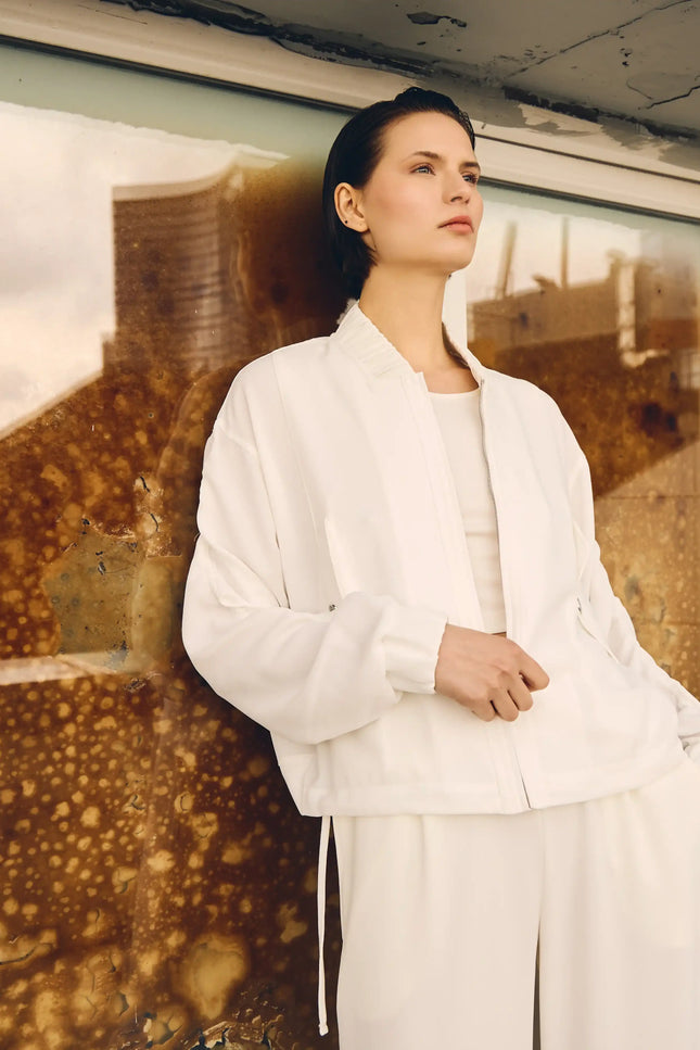 Büzgülü Kol Fermuarlı Bomber Ceket (Beyaz)