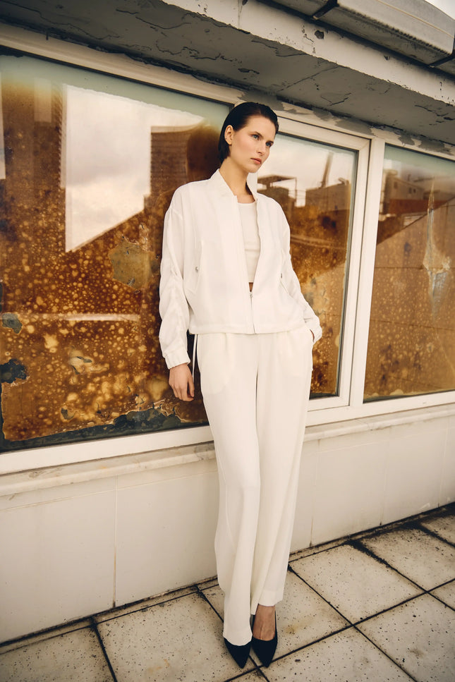 Büzgülü Kol Fermuarlı Bomber Ceket (Beyaz)