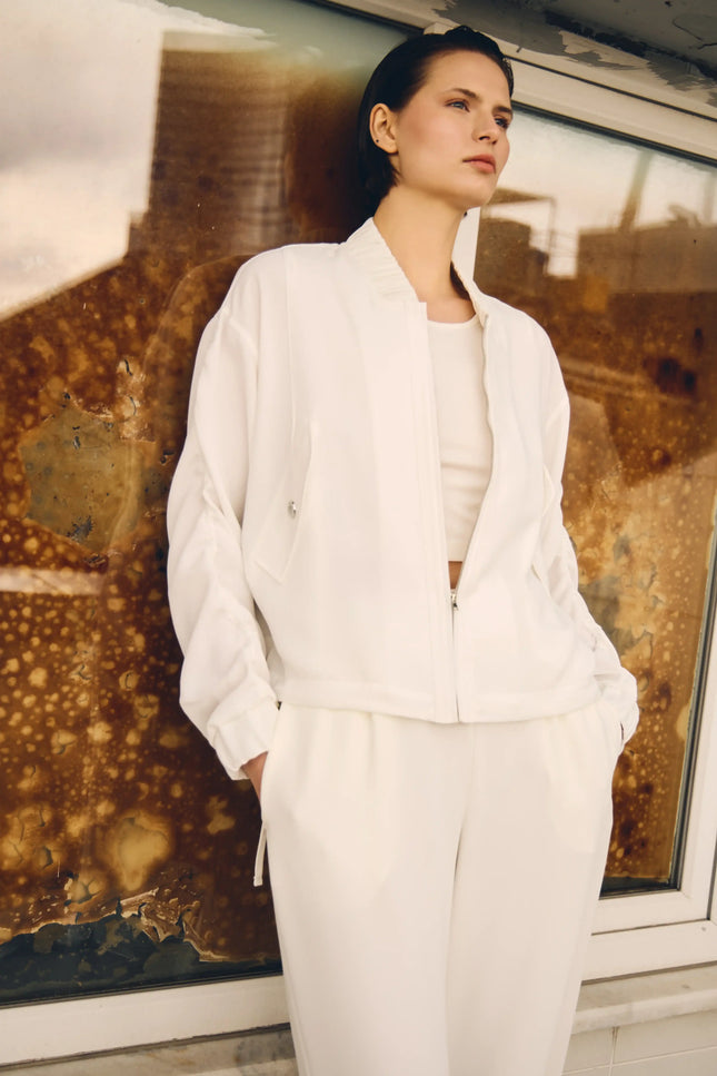 Büzgülü Kol Fermuarlı Bomber Ceket (Beyaz)