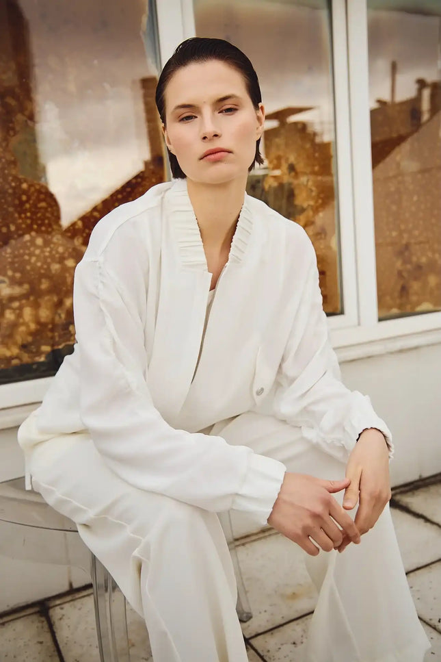 Büzgülü Kol Fermuarlı Bomber Ceket (Beyaz)