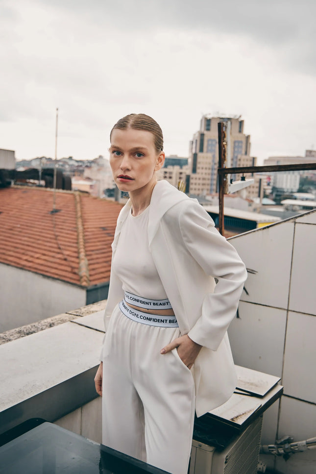 Bisiklet Yaka Kolsuz Crop Bluz (Ekru)