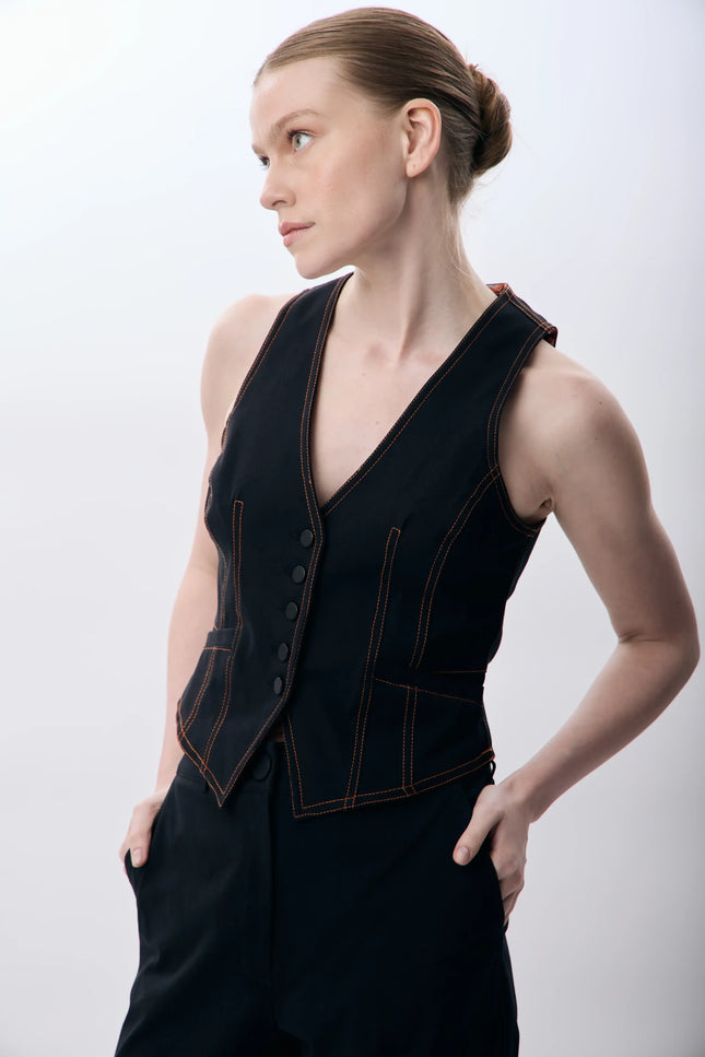 Bele Oturan Kısa Yelek (Siyah)