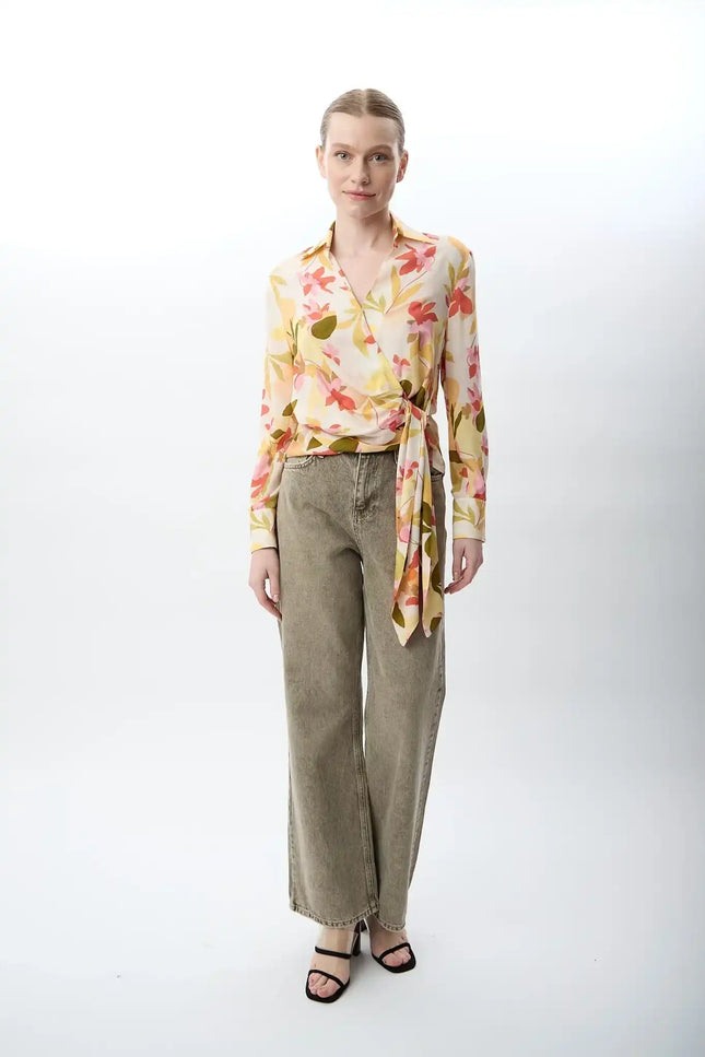Kruvaze Yaka Çiçekli Bluz (Desenli)