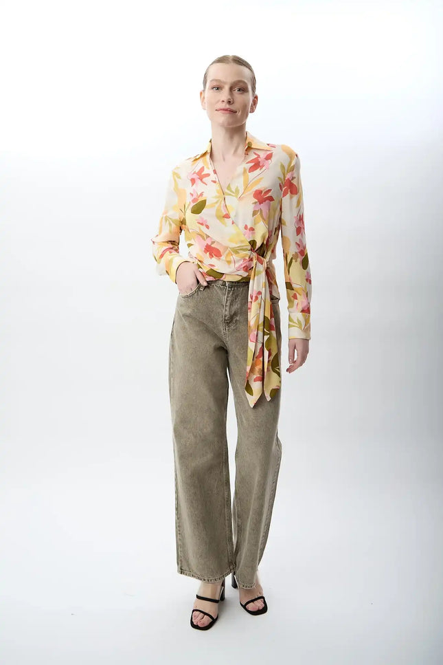 Kruvaze Yaka Çiçekli Bluz (Desenli)