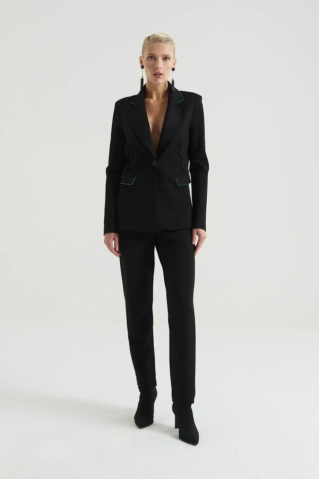 Kontrast Dikiş Detaylı Örme Ceket