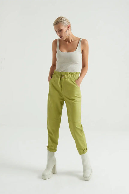 Beli Lastikli Büzgülü Deri Pantolon