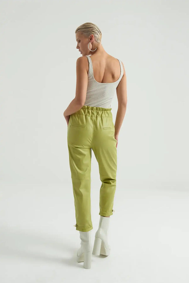 Beli Lastikli Büzgülü Deri Pantolon