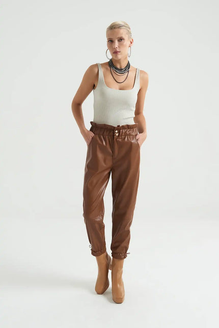 Beli Lastikli Büzgülü Deri Pantolon