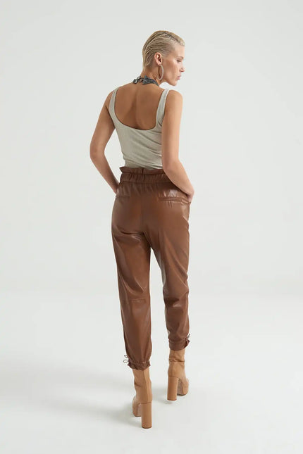 Beli Lastikli Büzgülü Deri Pantolon